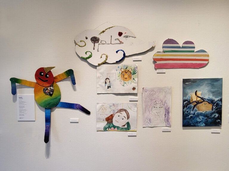 Eslövs kulturskola: Tema Drömmar.

Konstgrupp 8:
Anne, Elin, Elma, Lea, Samah, Agnes, 
Seba 

Konstgrupp 5:
Edith, Elvira, Emilia-Sofia, Ester,
Aya, Jenne