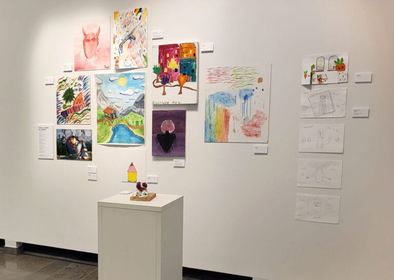 Föreningen Konstform, Lunds kommun.
Teckning målning och skulptur av Huy, Emmy, Olivia, Ebba, Sonja, Maja, Freja, Ellen, Lova, Siri, Milo, Ellinor och Matilda.