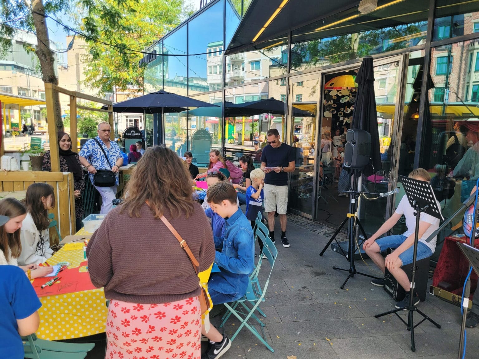 Vernissage och workshopdeltagare